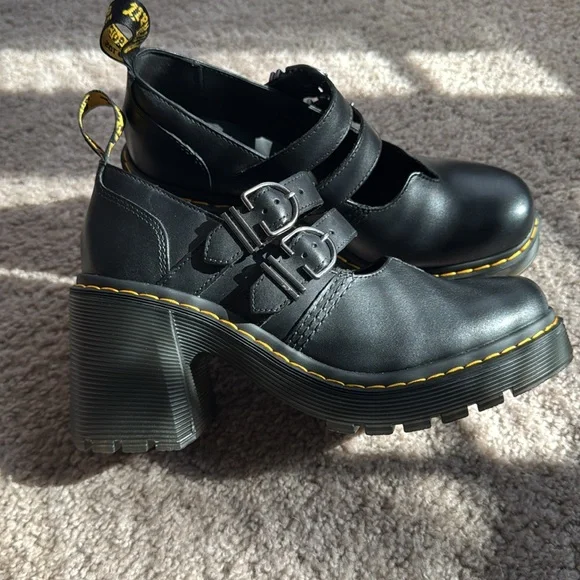 Dr. Martens Eviee- Women's 9 - Picture 2 of 12